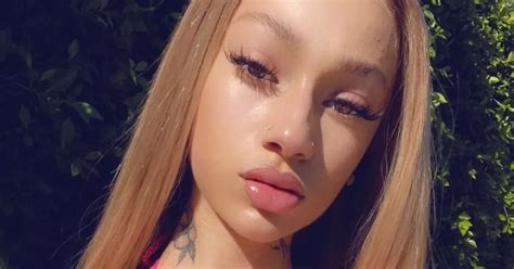 Bhad Bhabie fans beg ‘where are your clothes’ as she strips to。